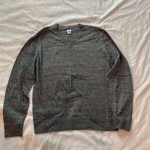 Men’s GAP v-neck sweater